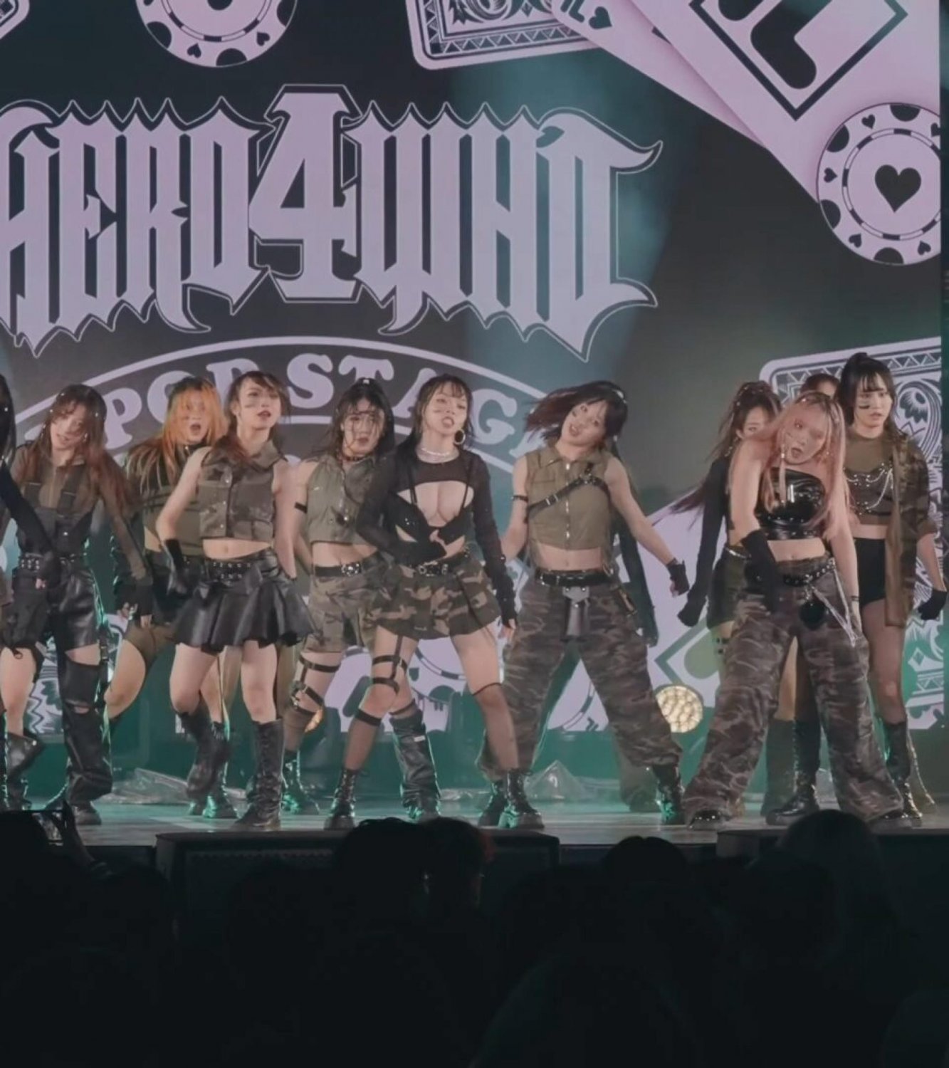 PgwINqKC Taiwan Asian Kpop Dancer flashing tits to secure the win in a competition 02.jpg